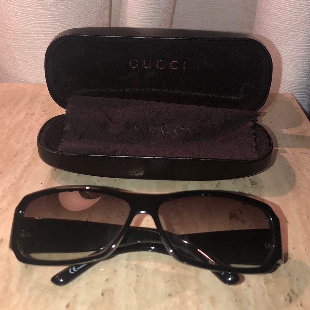 Gucci brown sunglasses with case. Never worn.